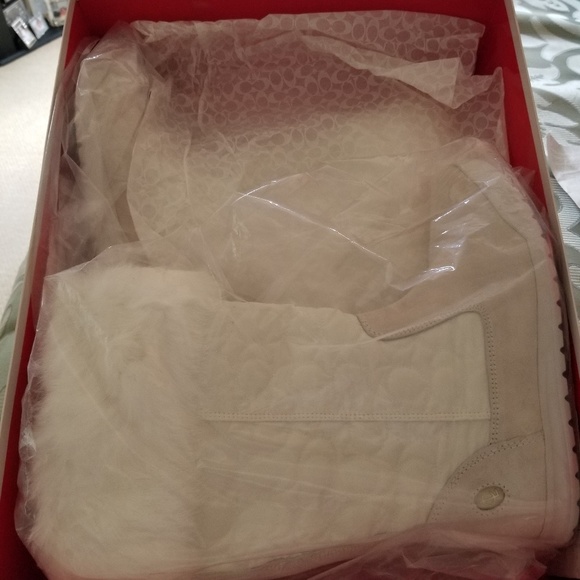 Adorable Coach Boots Womens Size 6 - Picture 4 of 4